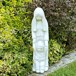 Скульптура  Девушка с ребенком