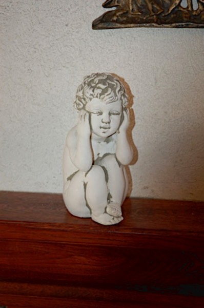 Скульптура Ничего не слышу