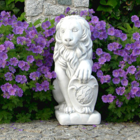 Скульптура Лев сидит, со щитом,  левый