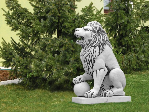 Скульптура Лев сидит с шаром, правый