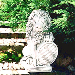 Скульптура Лев сидит, со щитом, левый