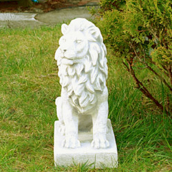 Скульптура Лев смотрит влево