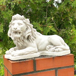 Скульптура Лев лежит, правый