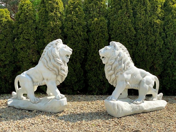 Скульптура Лев стоит, правый