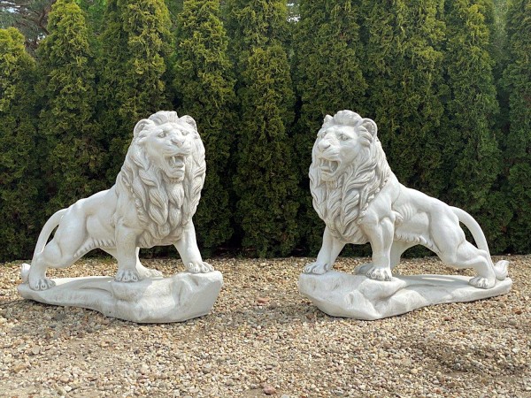 Скульптура Лев стоит, левый