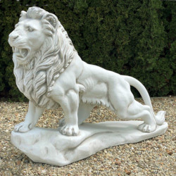 Скульптура Лев стоит, левый