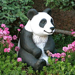 Скульптура Панда сидит