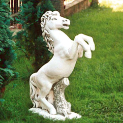 Скульптура Конь