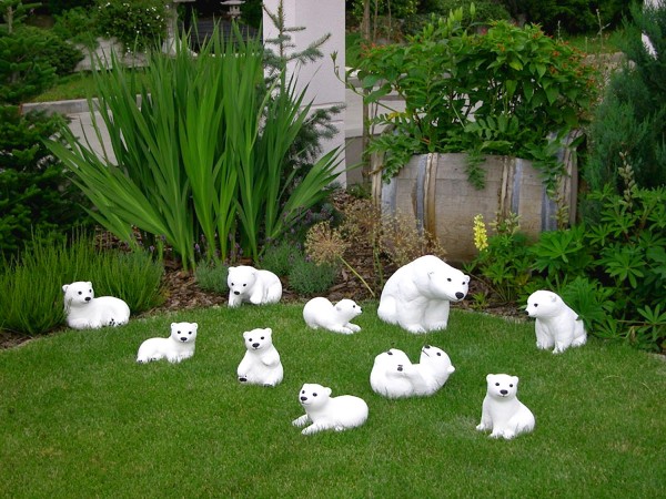 Скульптура Медведь лежит