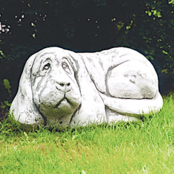 Скульптура Собака лежит