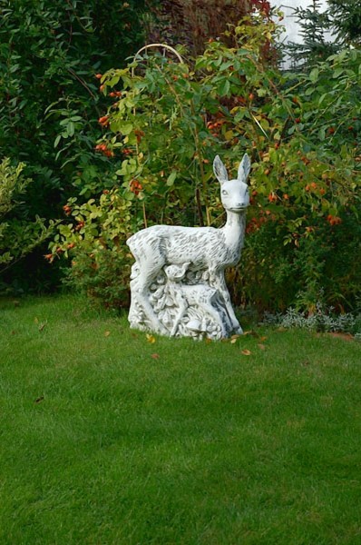 Скульптура Олениха с оленёнком