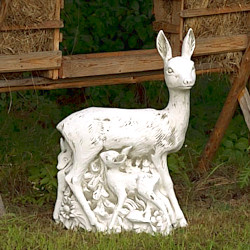 Скульптура Олениха с оленёнком