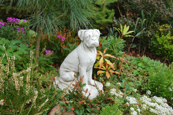 Скульптура Собака сидит