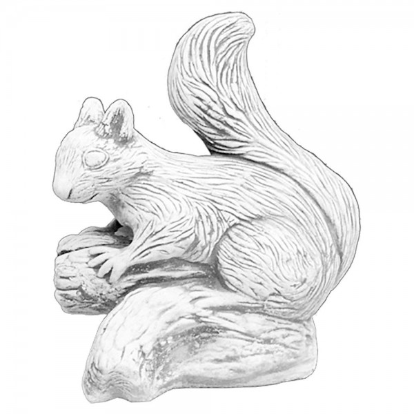 Скульптура Белка на дереве