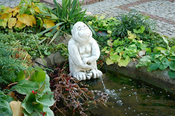 Скульптура Обезьяна, сидит, для водоемов