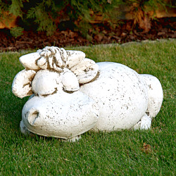 Скульптура Корова лежит