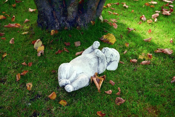 Скульптура Щенок лежит