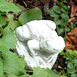 Скульптура Жаба