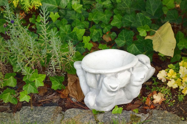 Скульптура  Черепашка с цветочным горшком