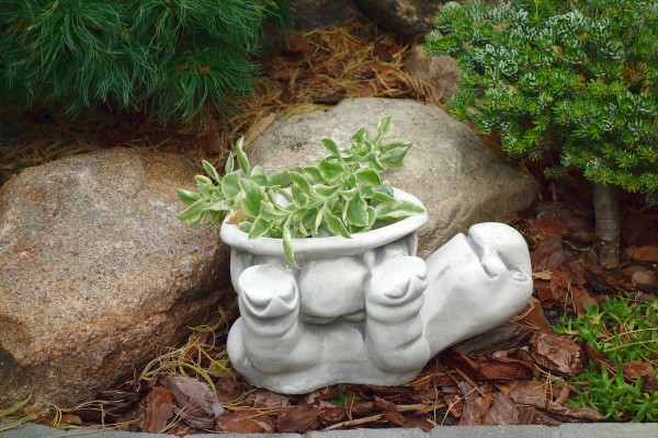 Скульптура  Черепашка с цветочным горшком