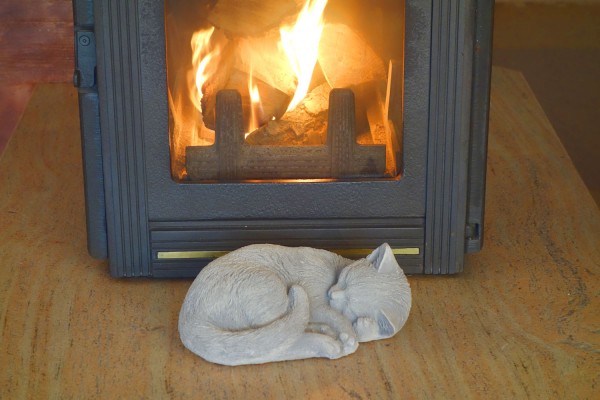 Скульптура Кошка спит