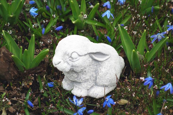 Скульптура  Крольчонок