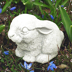 Скульптура  Крольчонок