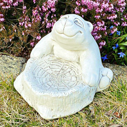 Скульптура декоративная Медведь сидит у пня