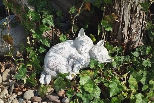 Скульптура  Котята спят