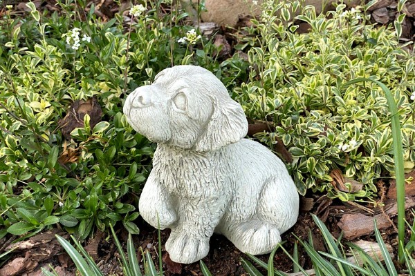 Скульптура  Щенок сидит