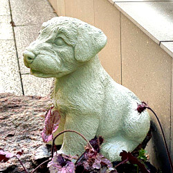 Скульптура  Щенок сидит