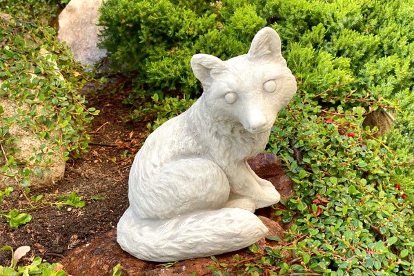 Скульптура  Лисенок сидит