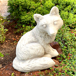 Скульптура  Лисенок сидит