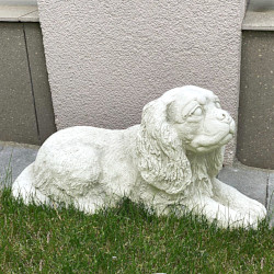 Скульптура Собака лежит