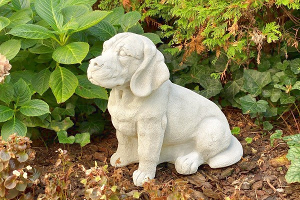 Скульптура Собака сидит