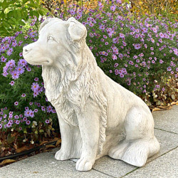 Скульптура Собака сидит